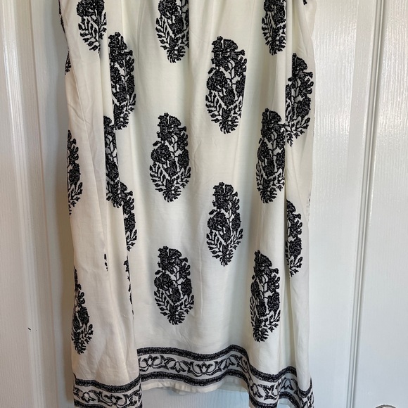 Entro Dress - Picture 3 of 10